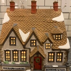 Dept 56: Wackford Squeers Boarding School, Dickens Village, Department 56